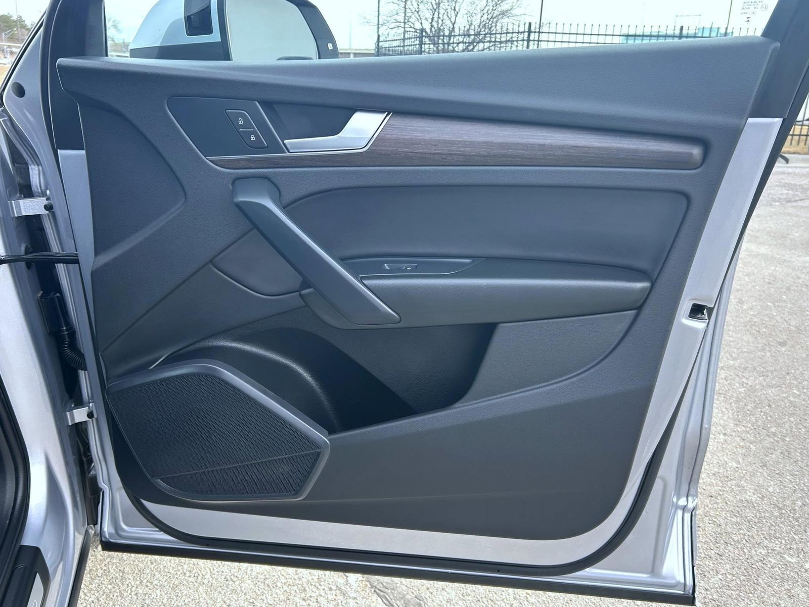 Used 2025 Audi Q5 2.0T Premium image 15