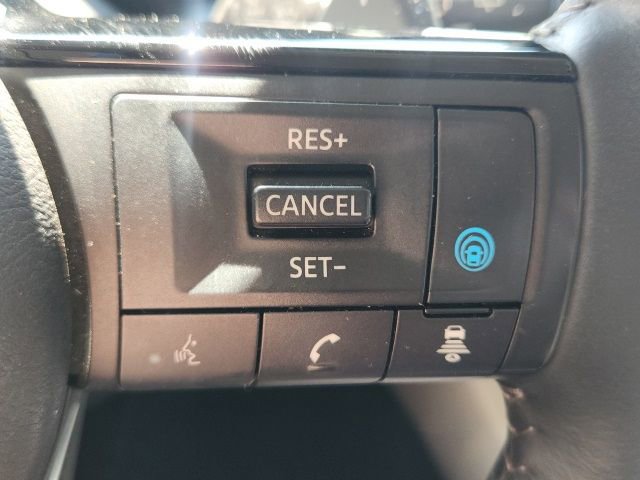 Used 2024 Nissan Pathfinder SL w/ Black Appearance Package image 44