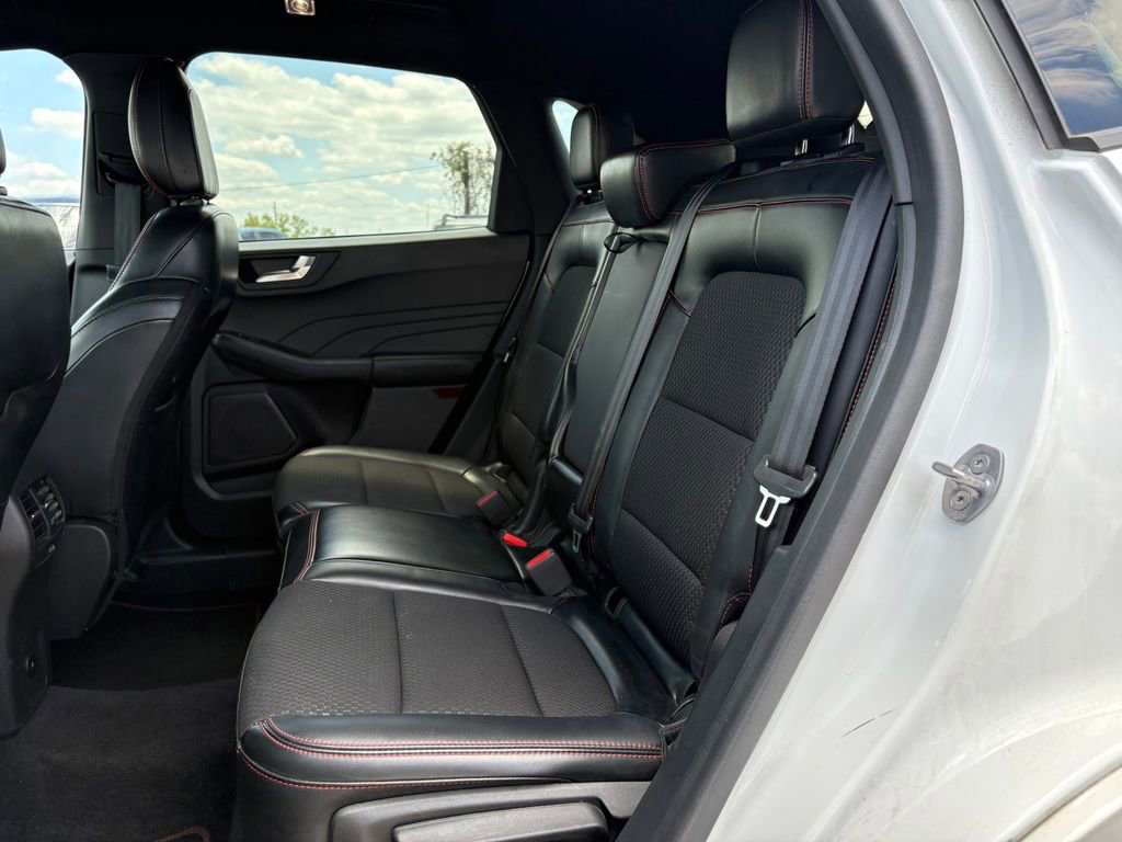 Used 2023 Ford Escape ST-Line FWD image 13
