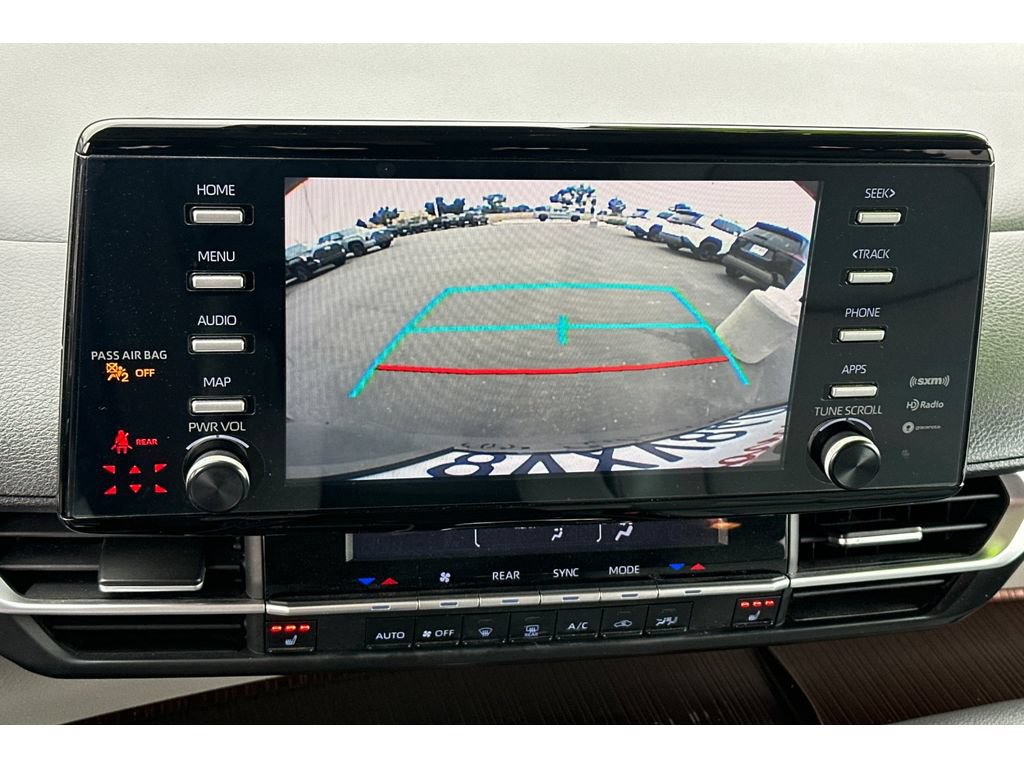 Used 2021 Toyota Sienna XLE FWD image 22