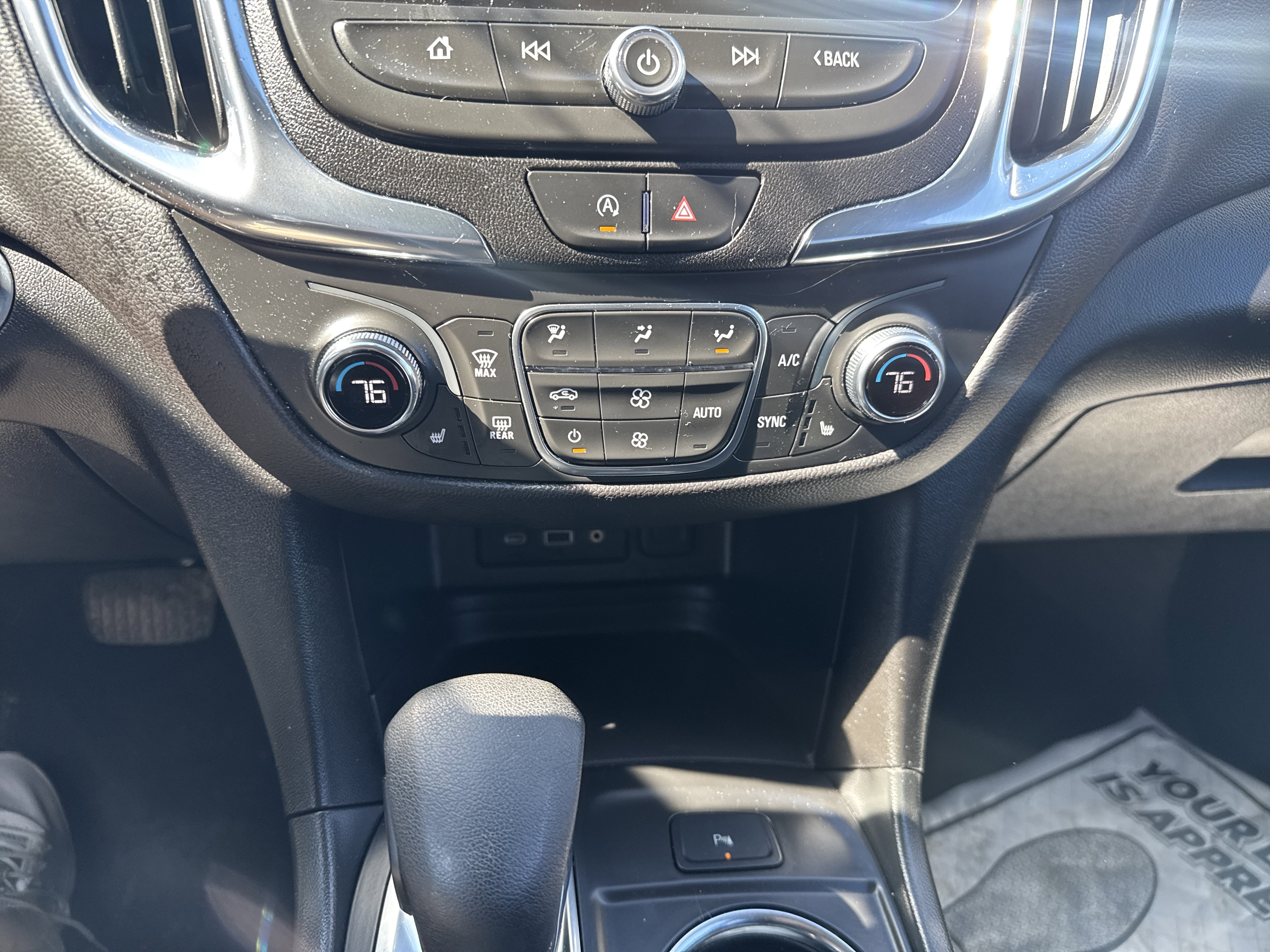 Used 2024 Chevrolet Equinox LT AWD/4WD image 25