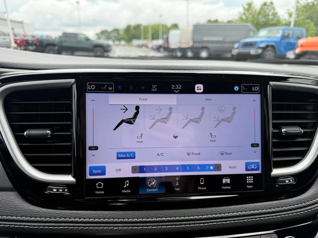 New 2027 Chrysler Pacifica Select FWD image 23