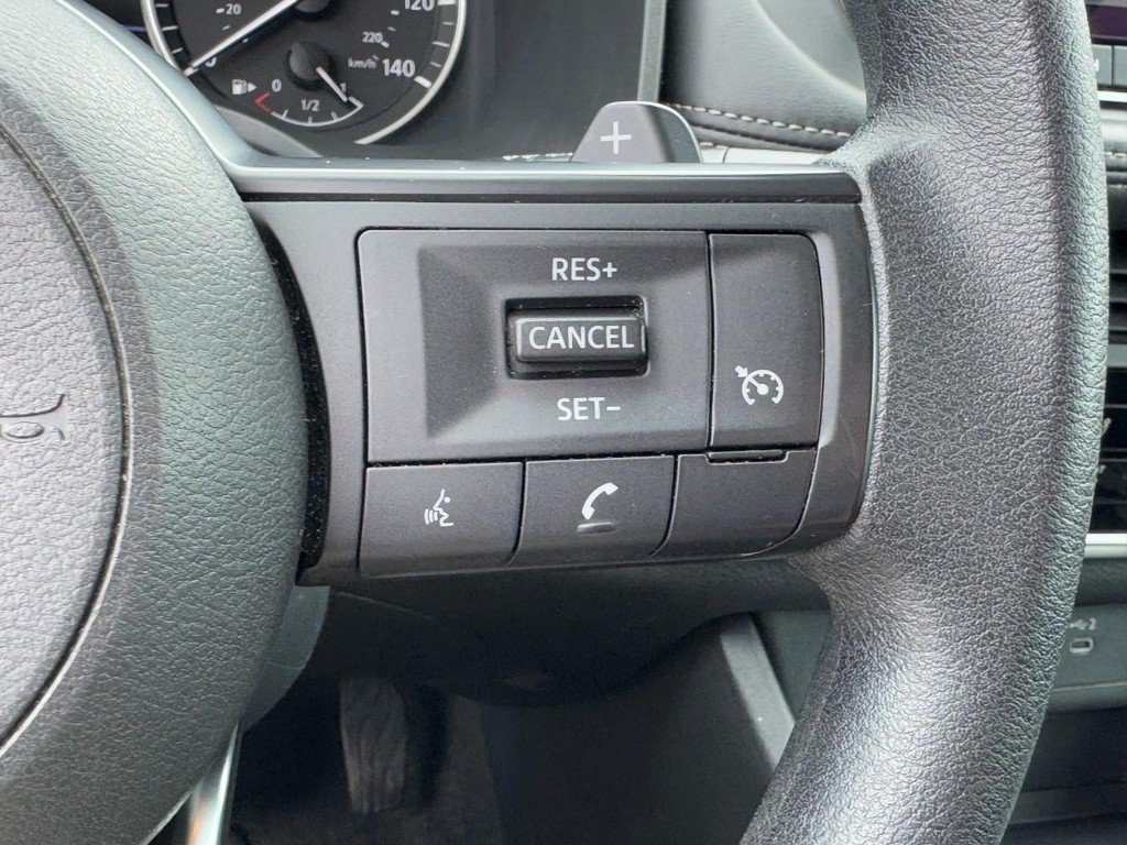 Used 2024 Nissan Rogue S AWD/4WD image 19