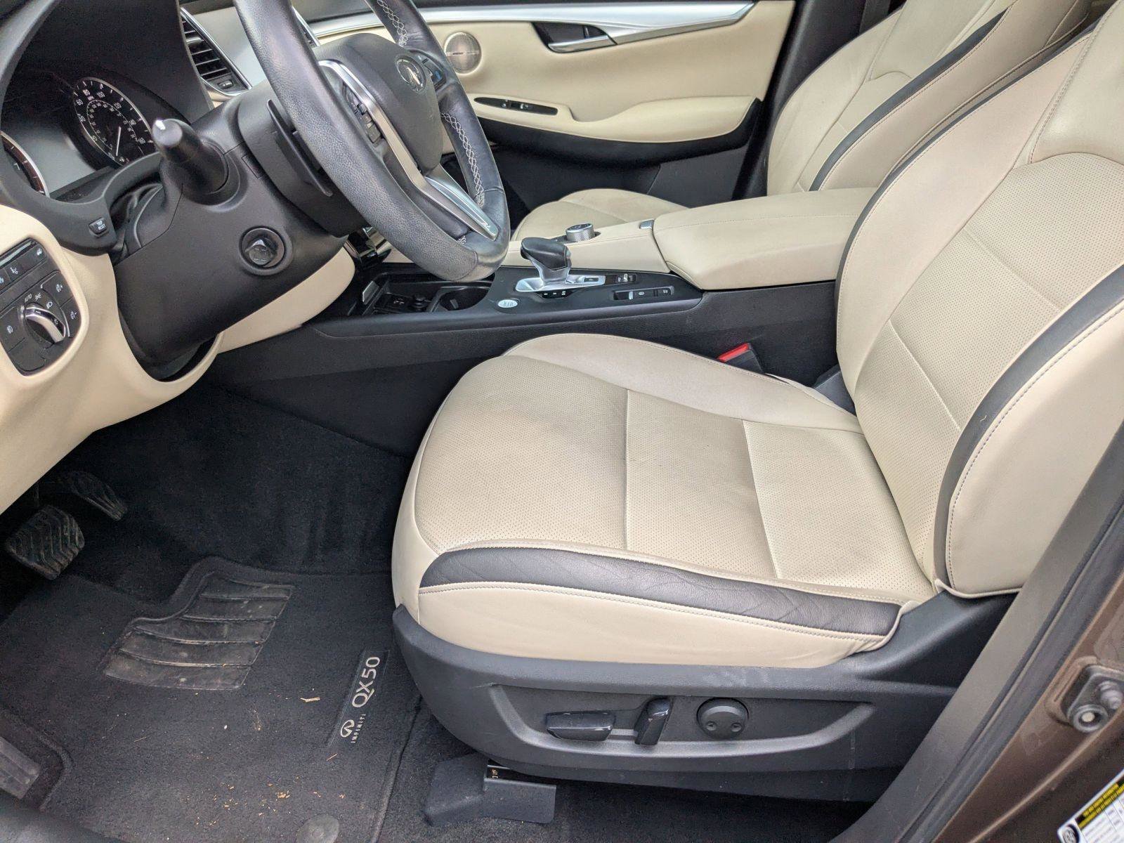 Used 2019 INFINITI QX50 Essential w/ Proactive Package FWD image 5