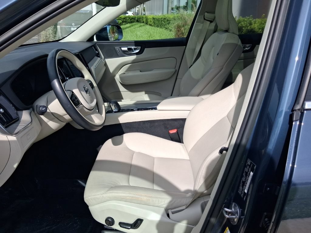Used 2023 Volvo XC60 B5 Plus w/ Climate Package AWD/4WD image 14