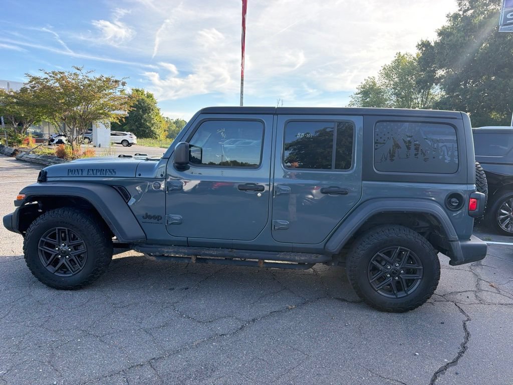 Used 2024 Jeep Wrangler Unlimited Sport w/ Convenience Group AWD/4WD image 6