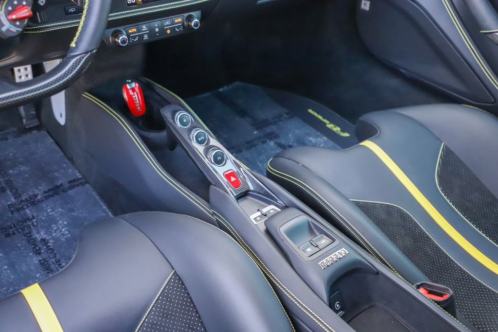 Certified 2022 Ferrari F8 Tributo RWD image 39