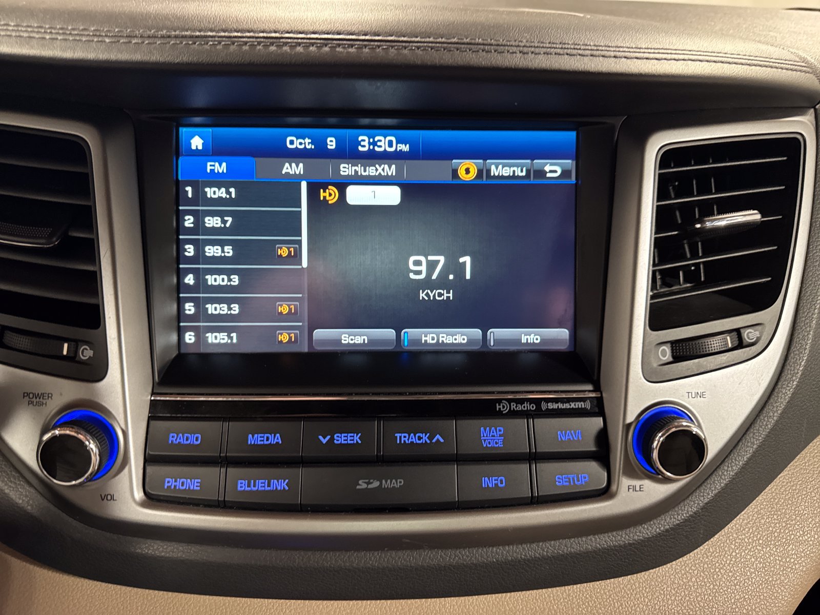 Used 2016 Hyundai Tucson Limited w/ Option Group 03 AWD/4WD image 17