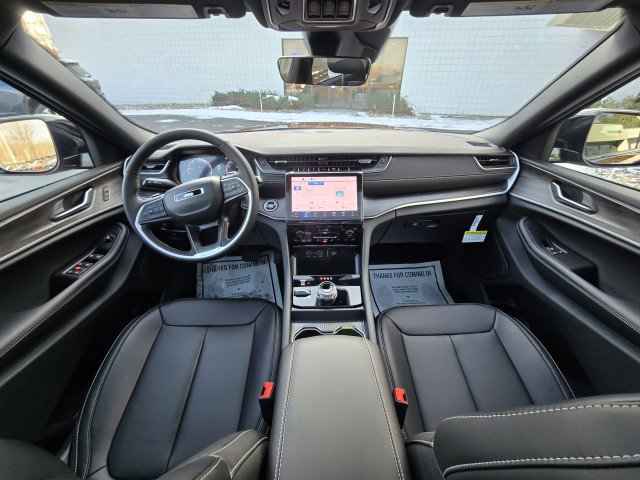 New 2025 Jeep Grand Cherokee Limited image 14