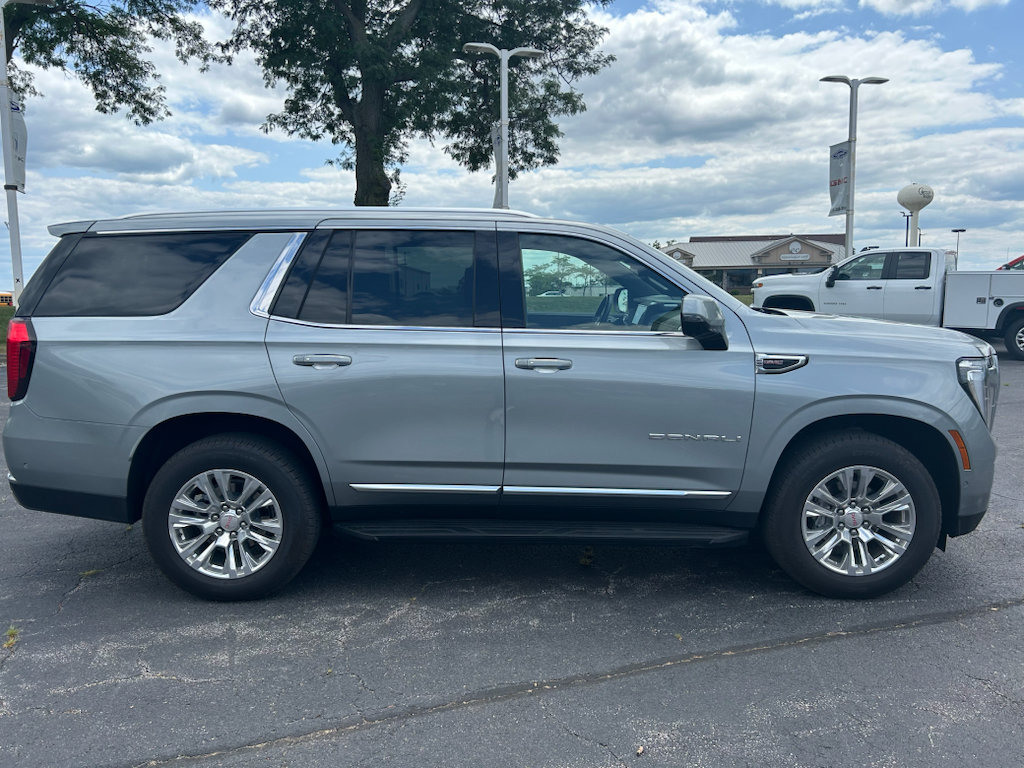 Used 2025 GMC Yukon Denali AWD/4WD image 4