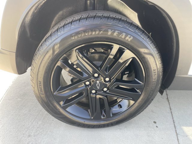 Used 2026 Chevrolet Trax ACTIV w/ Sunroof Package FWD image 32