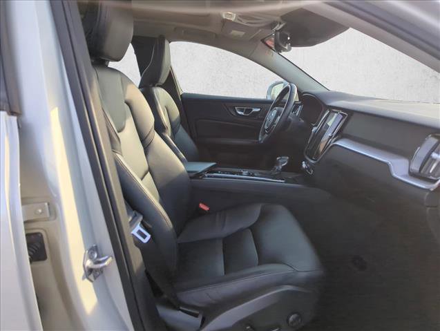 Used 2020 Volvo S60 T6 Momentum image 19