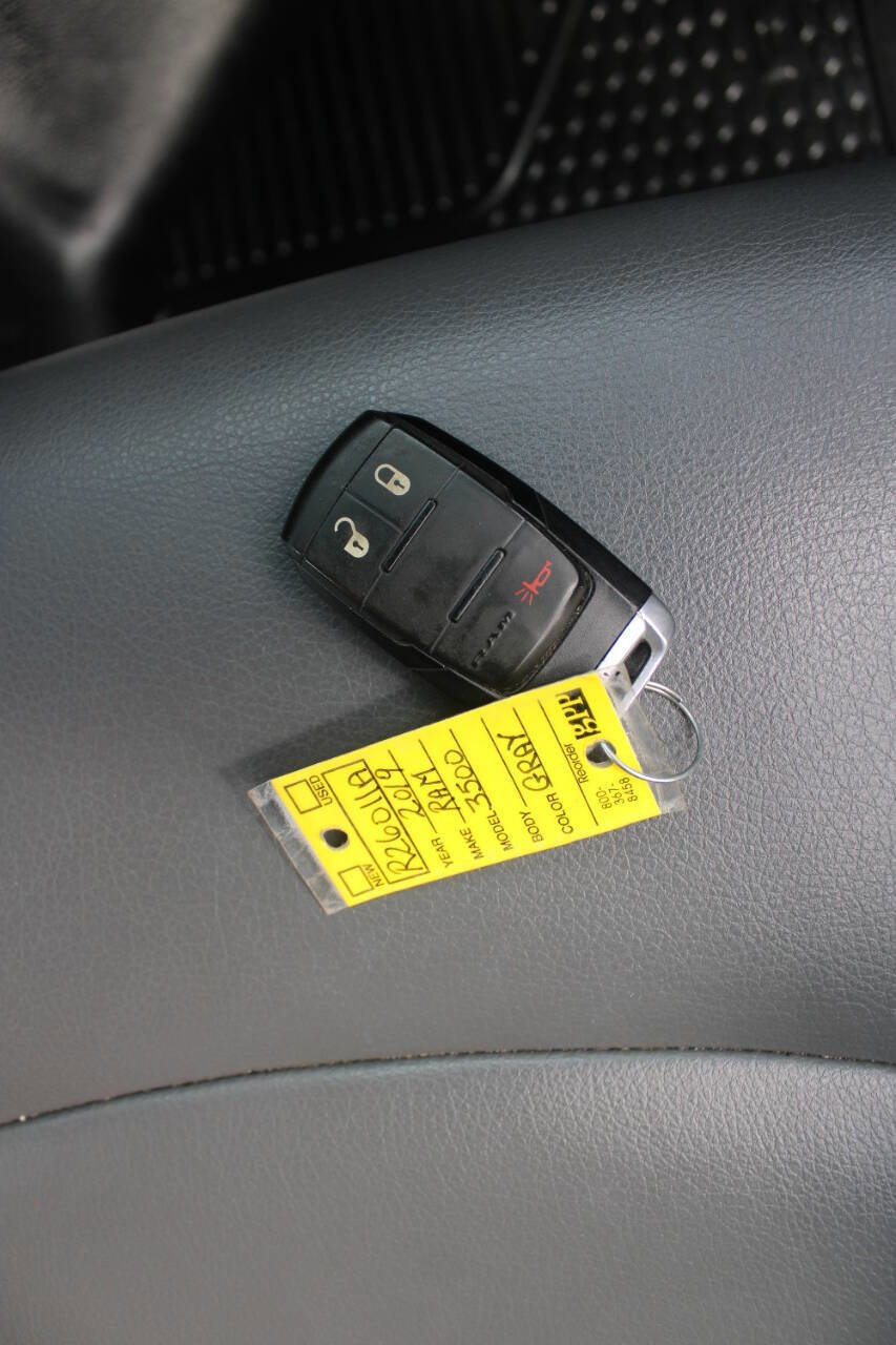 Used 2019 RAM 3500 Tradesman w/ Chrome Appearance Group image 50