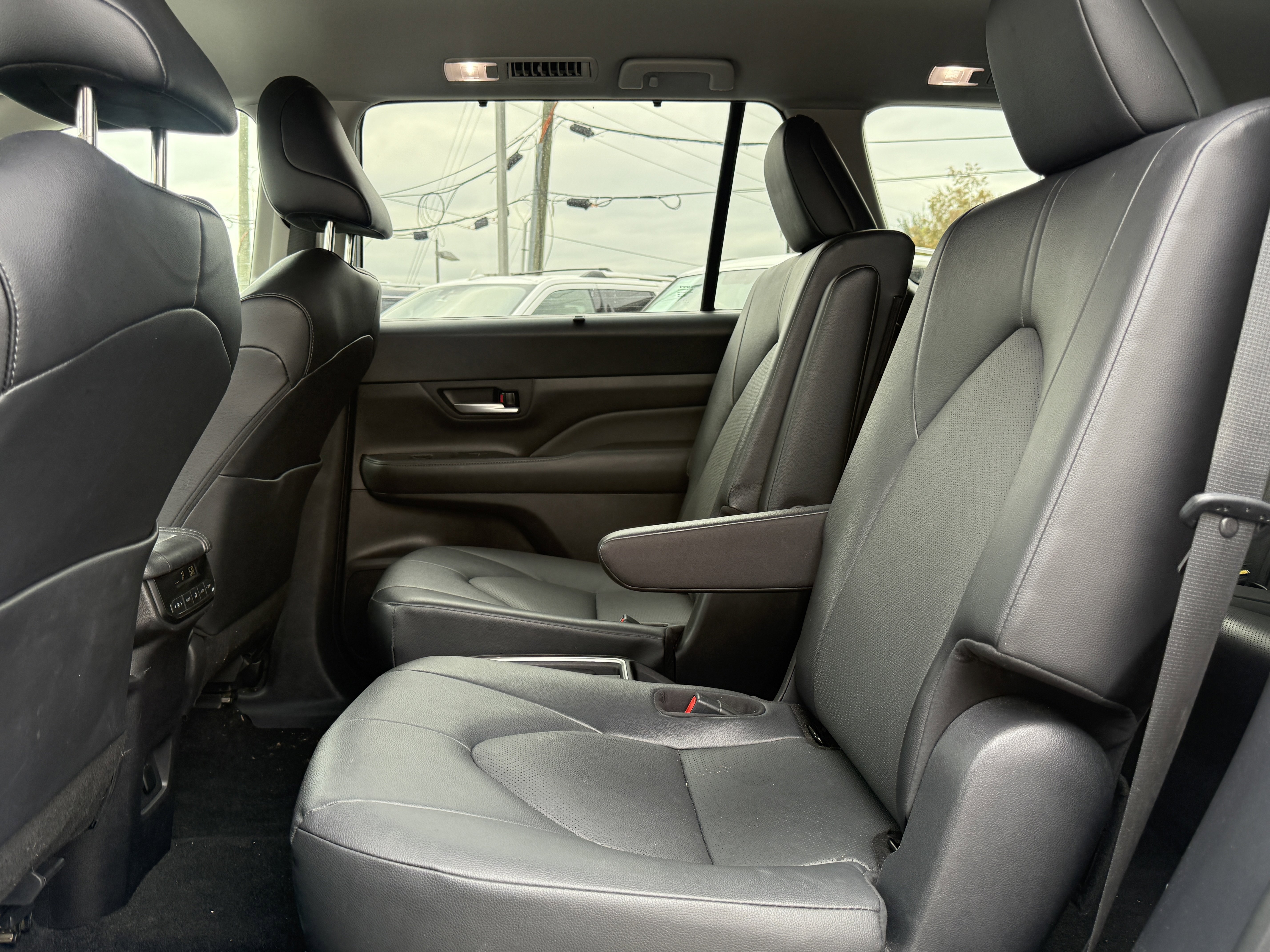 Used 2025 Toyota Grand Highlander FWD image 14