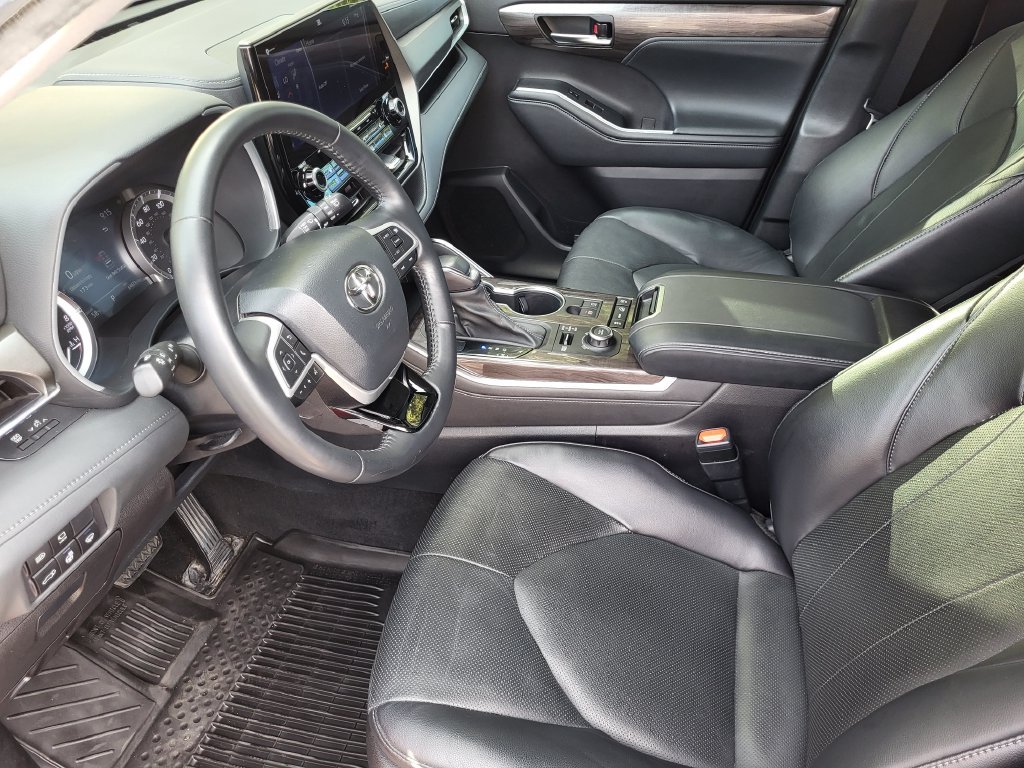 Used 2022 Toyota Highlander Limited AWD/4WD image 11