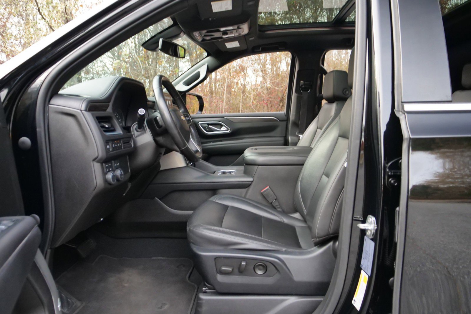 Used 2021 Chevrolet Suburban LT image 22