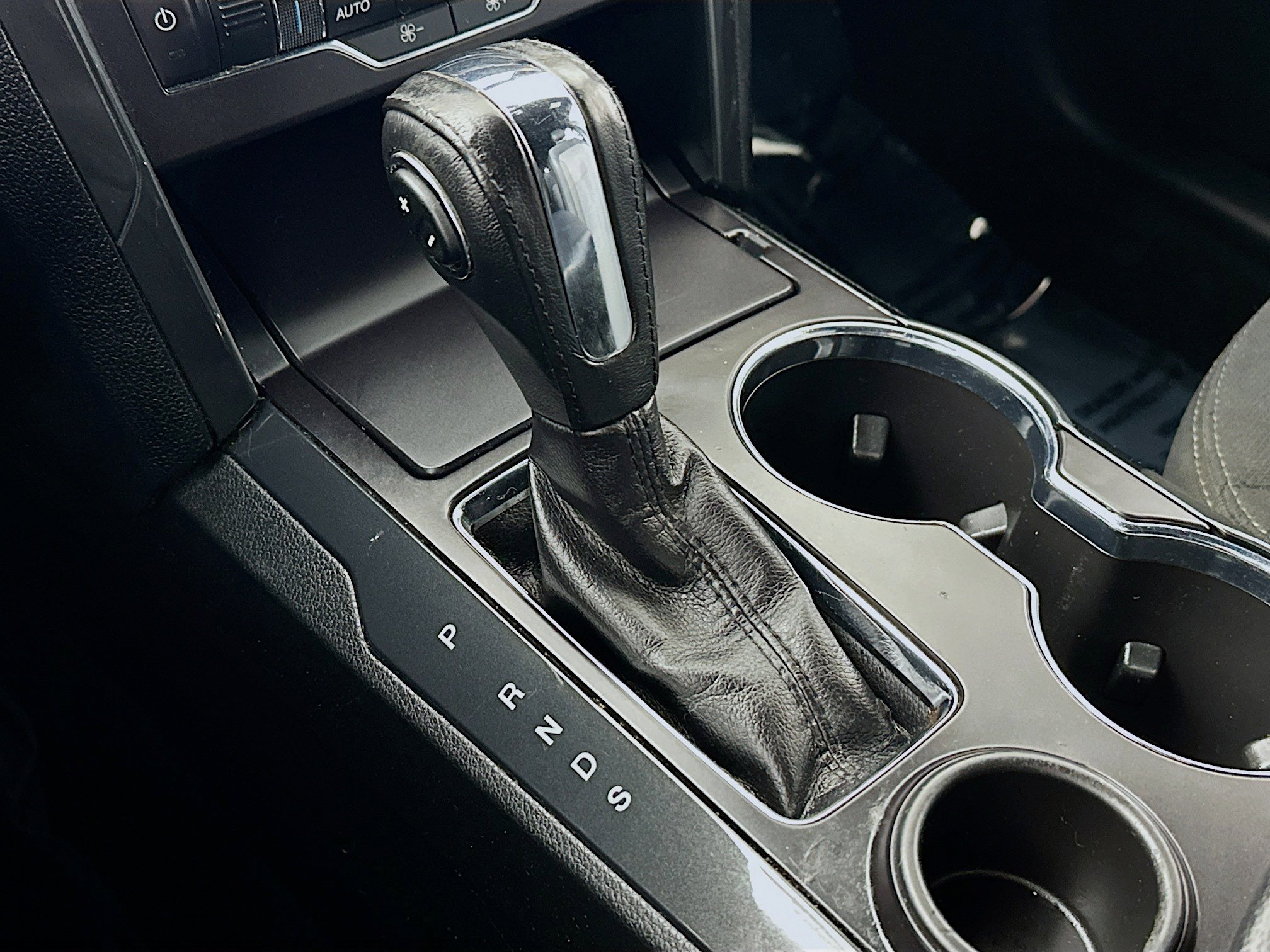 Used 2018 Ford Explorer XLT w/ Equipment Group 201A image 16