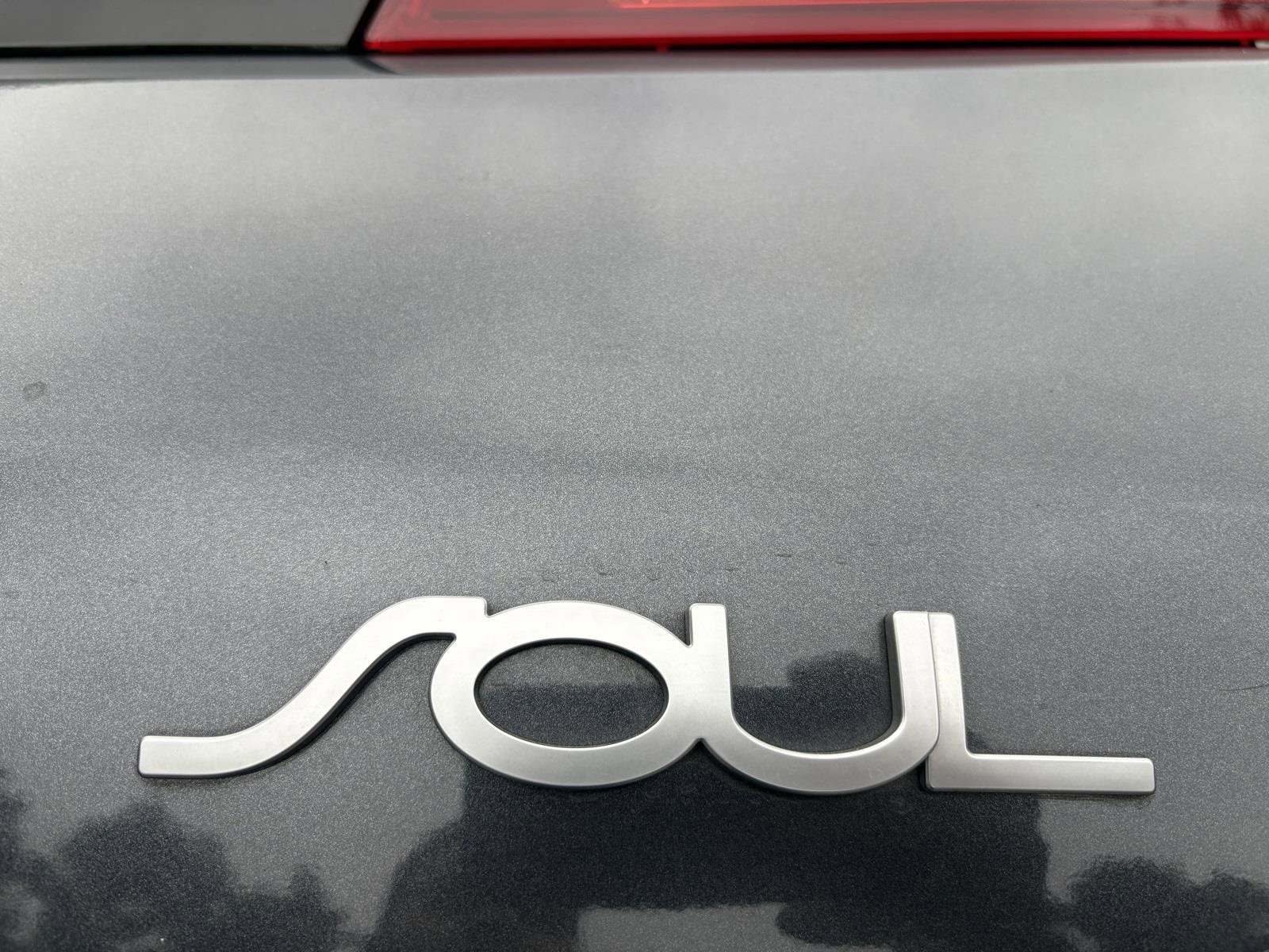Used 2022 Kia Soul LX w/ Technology Package image 12