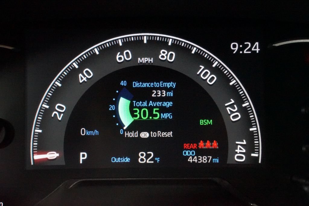 Certified 2025 Toyota RAV4 XLE FWD image 16