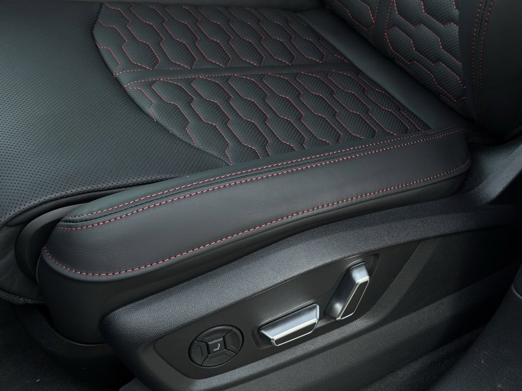 New 2025 Audi RS Q8 performance image 21