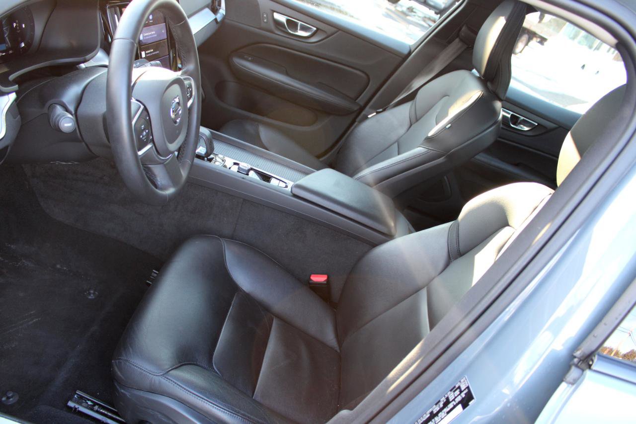 Used 2023 Volvo S60 B5 Core image 10