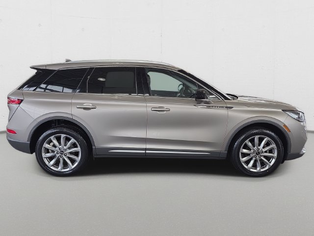 Used 2020 Lincoln Corsair AWD w/ Premium Package image 4