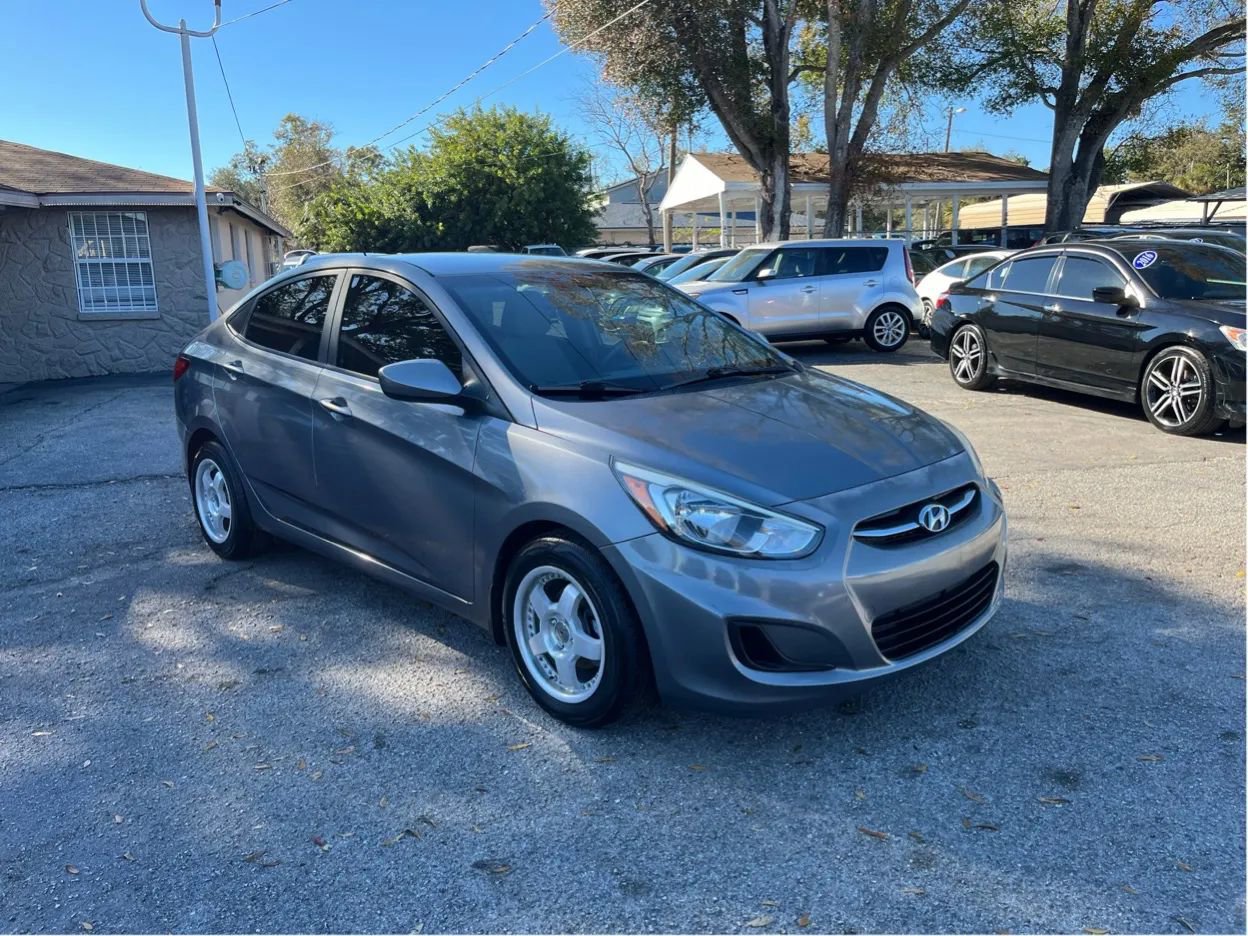 Used 2015 Hyundai Accent GLS image 3