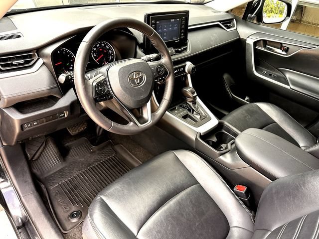 Used 2021 Toyota RAV4 XLE Premium FWD image 12