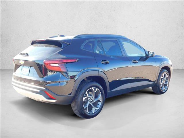 Used 2025 Chevrolet Trax LT FWD image 8