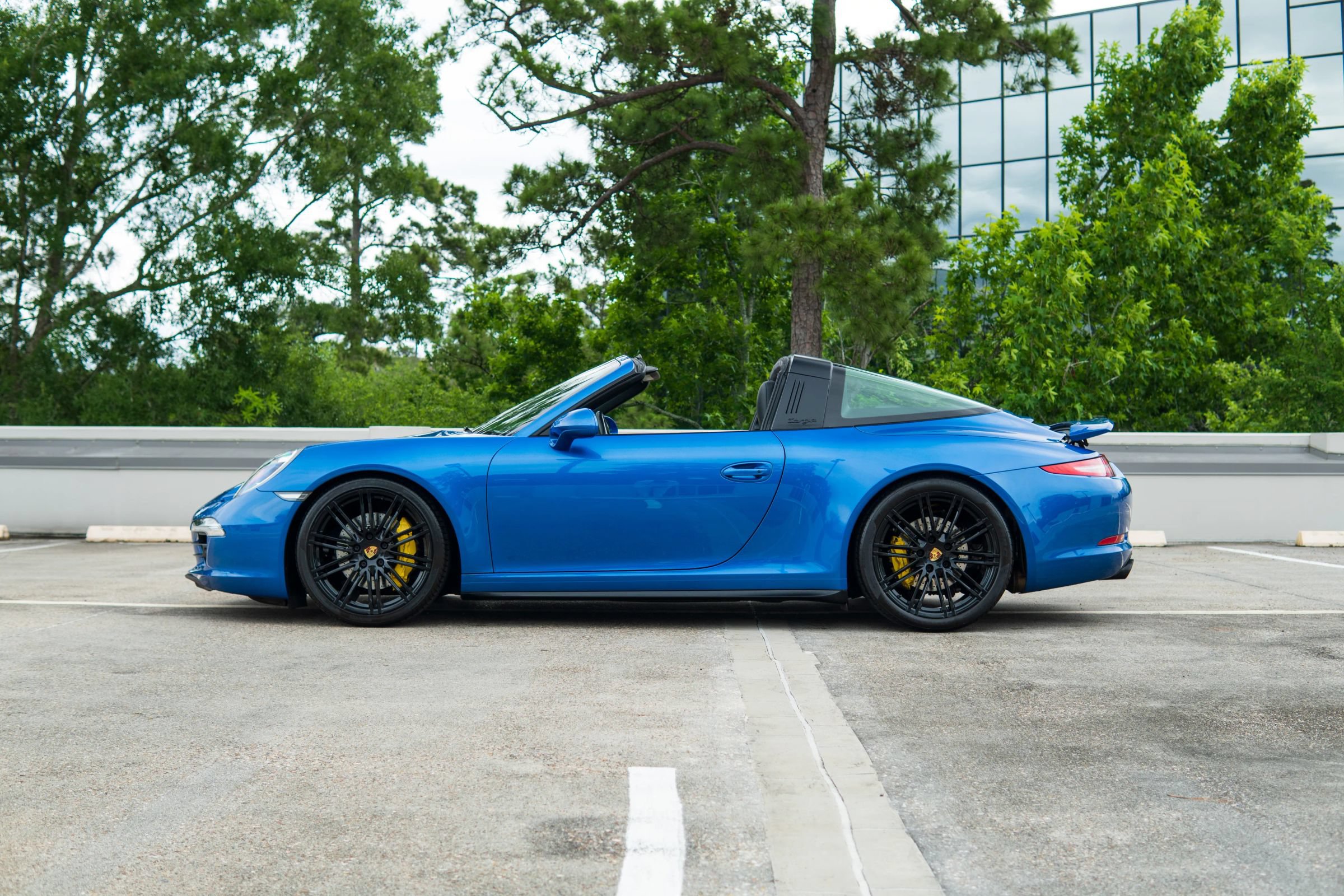 Used 2015 Porsche 911 Targa 4S w/ Sport Chrono Package AWD/4WD image 18