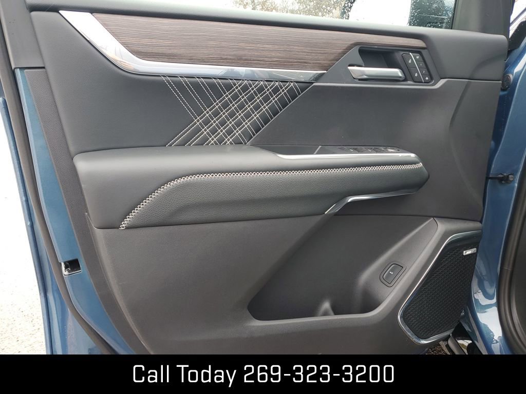 New 2026 GMC Acadia Denali w/ Super Cruise Package image 23