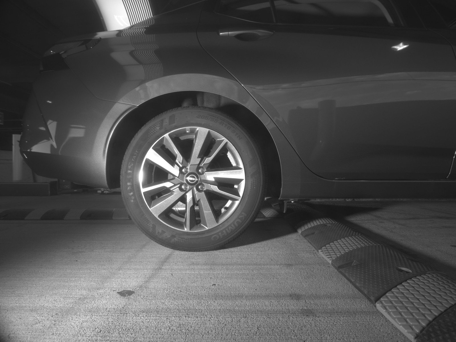 Used 2025 Nissan Versa SV image 15