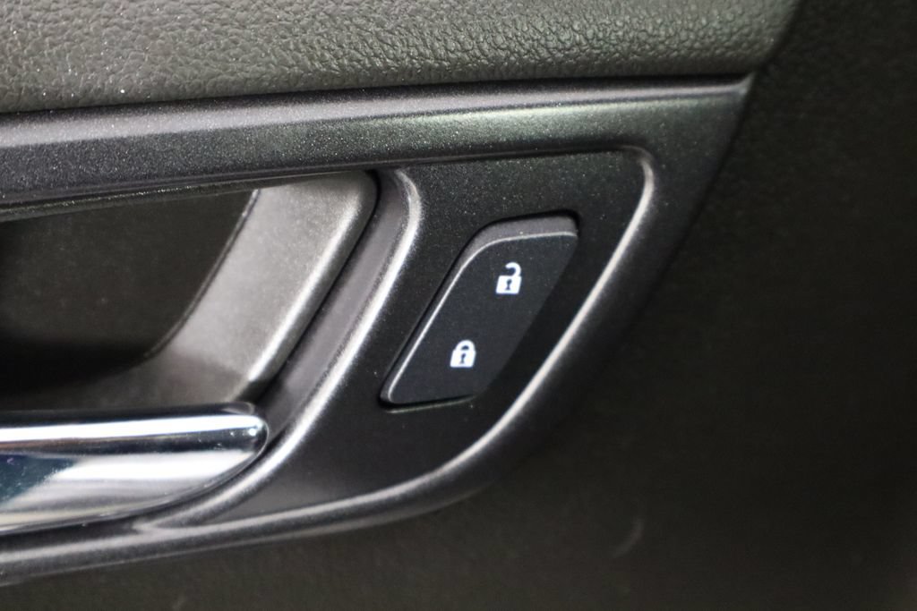 Used 2019 Chevrolet Tahoe 2WD w/ Enhanced Driver Alert Package image 22