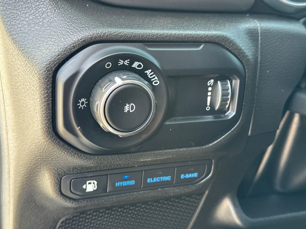 Certified 2023 Jeep Wrangler Unlimited AWD/4WD image 26