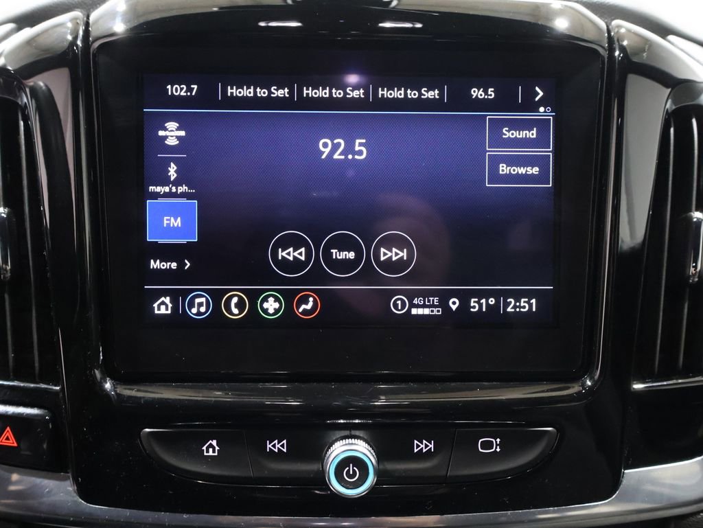 Used 2023 Chevrolet Traverse LT w/ Rear Camera Mirror Package image 31