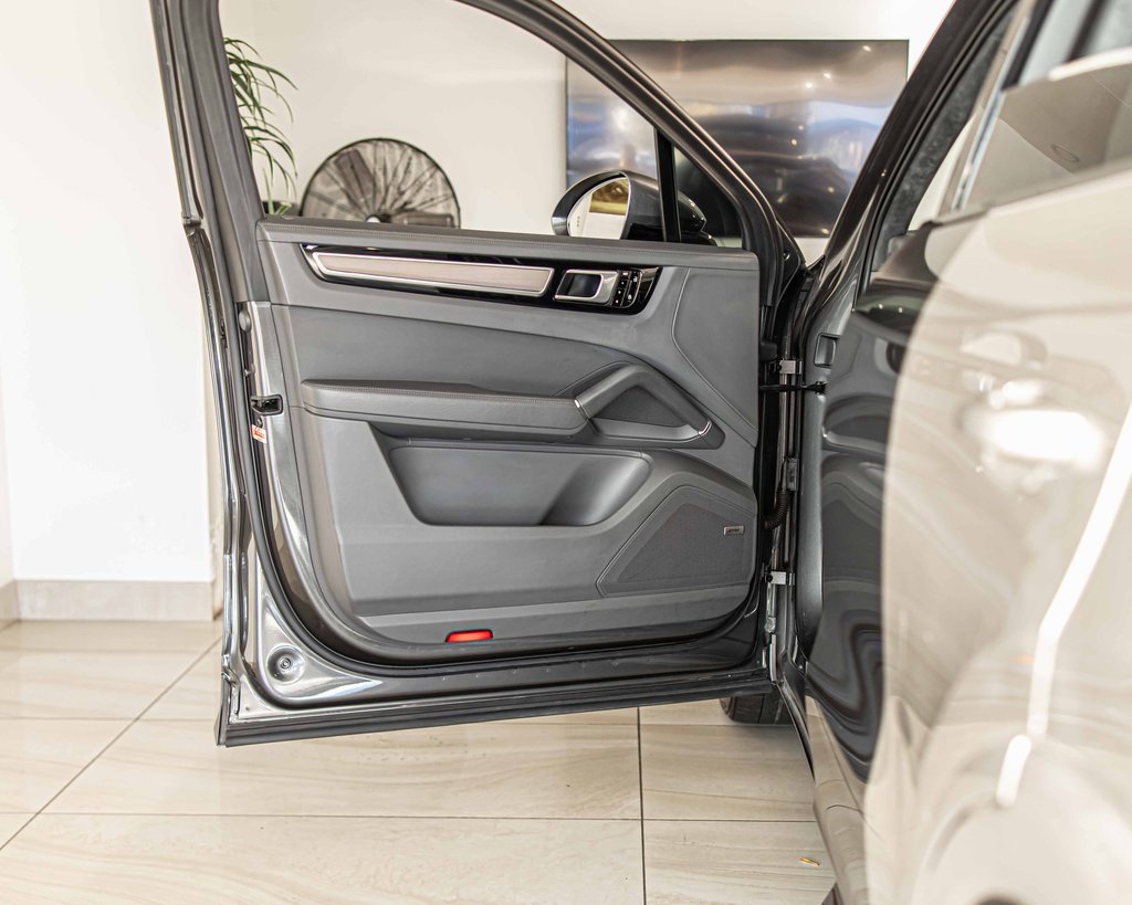 Used 2021 Porsche Cayenne GTS image 33