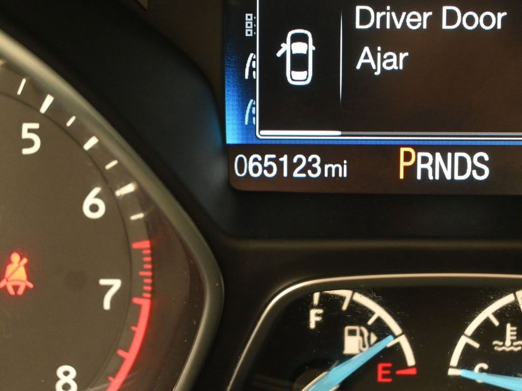 Used 2017 Ford Focus SEL image 19