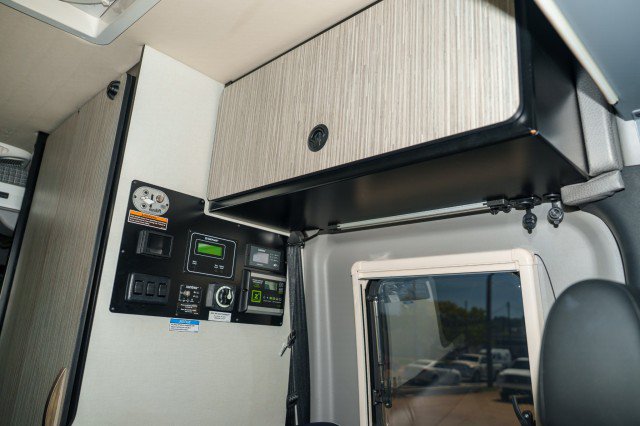 Used 2024 Mercedes-Benz Sprinter 2500 image 14