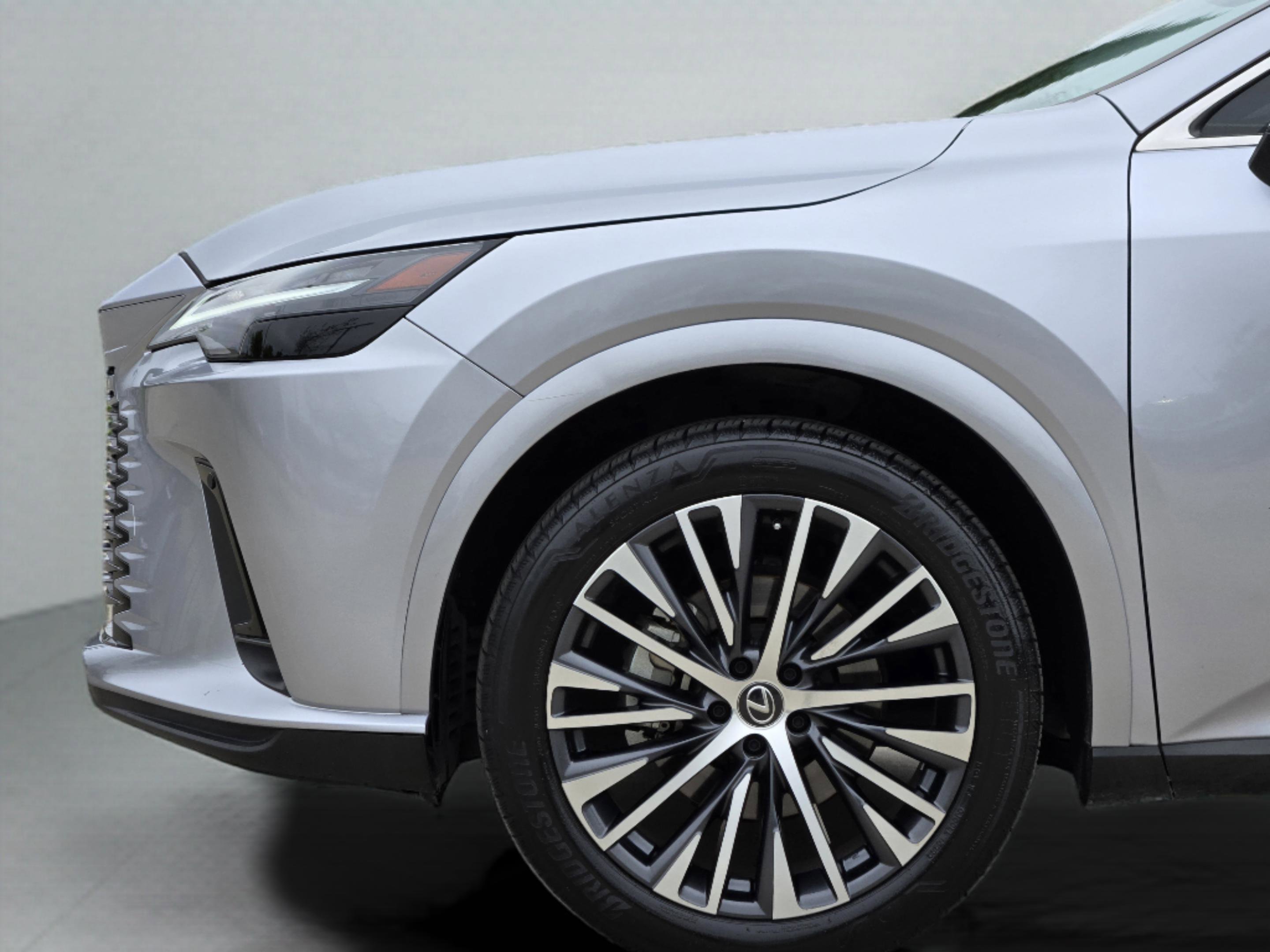 Certified 2023 Lexus RX 350 Premium Plus w/ Cold Area Package image 34