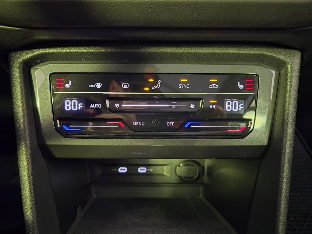 Used 2022 Volkswagen Tiguan SE image 14