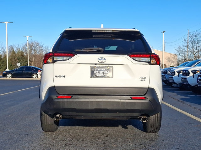 Used 2022 Toyota RAV4 XLE image 5