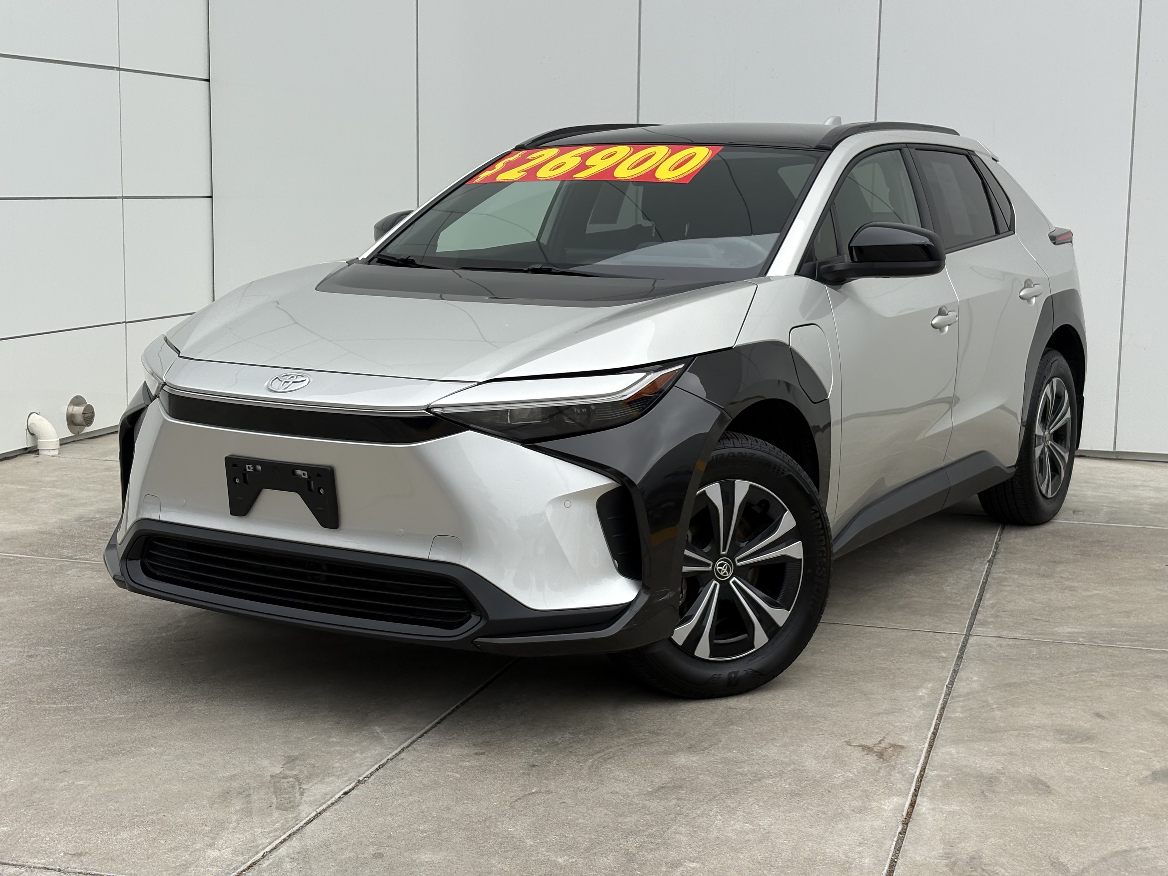 Used 2025 Toyota bZ4X AWD w/ Weather Package image 2