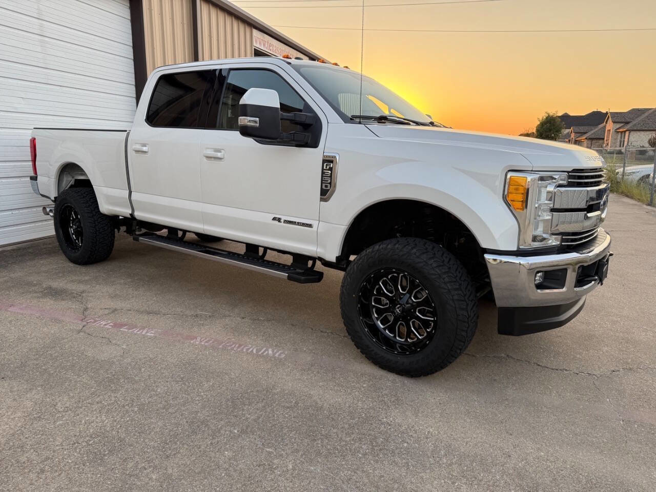 Used 2017 Ford F350 Lariat w/ Lariat Value Package image 3