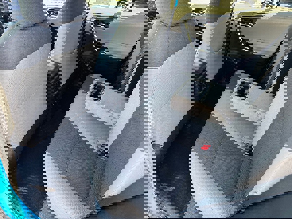 Used 2021 Toyota RAV4 XLE image 20