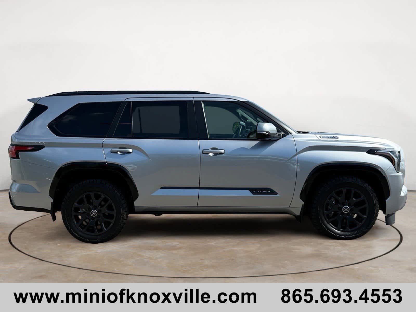 Used 2024 Toyota Sequoia Platinum AWD/4WD image 2