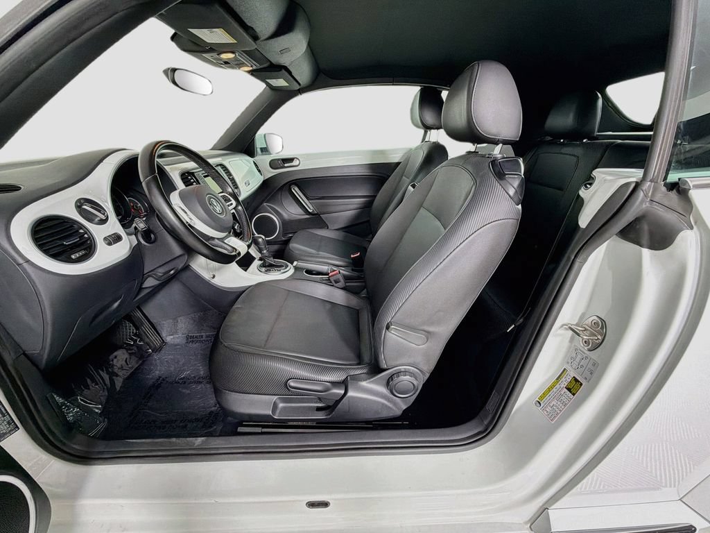 Used 2019 Volkswagen Beetle 2.0T S FWD image 19