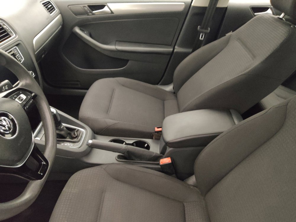 Used 2016 Volkswagen Jetta SE FWD image 17