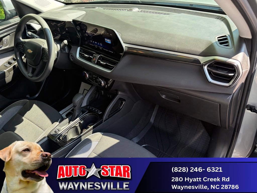 Used 2024 Chevrolet TrailBlazer LT FWD image 30