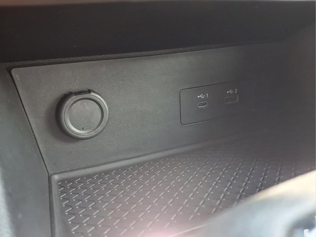 Used 2024 Nissan Pathfinder SV FWD image 8