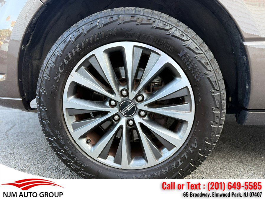 Used 2015 Lincoln Navigator 4WD image 11